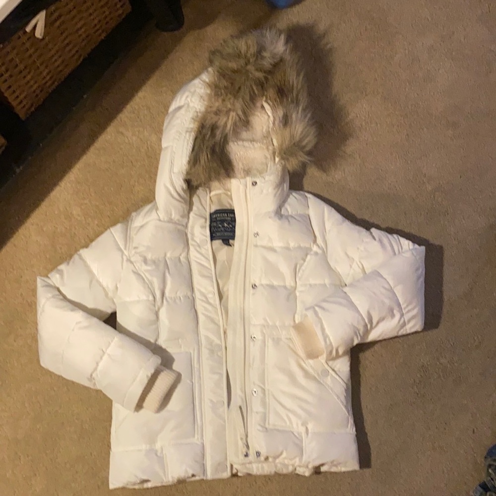 Nice American Eagle winter coat w/ faux fur hood
